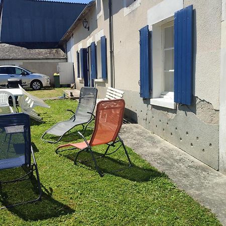 Maison Plain Pied, 2 Chambres, Longere Typique , Fraiche, Dans Bourg Avec Tous Commerces Lucay-le-Male Exterior photo