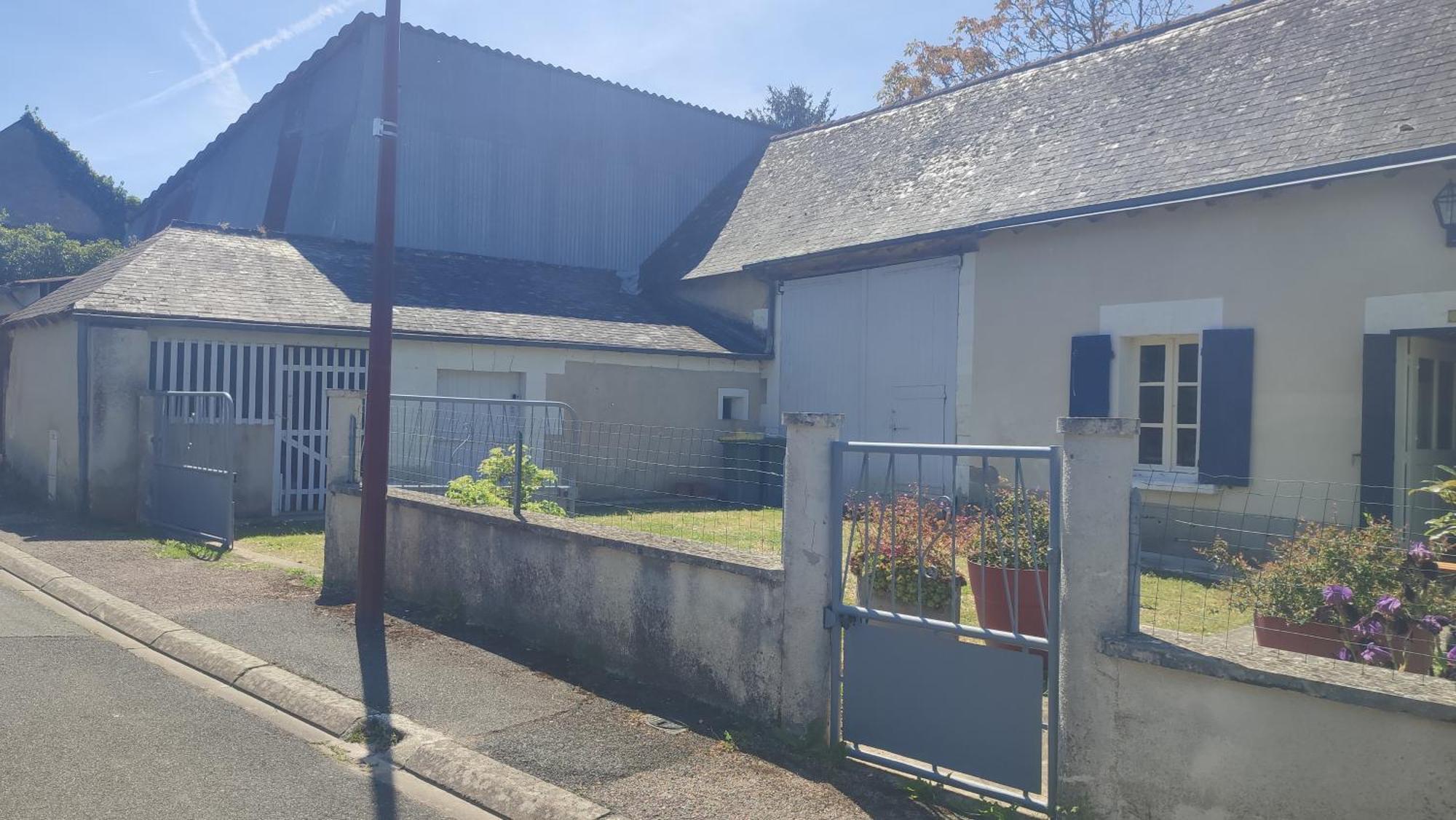 Maison Plain Pied, 2 Chambres, Longere Typique , Fraiche, Dans Bourg Avec Tous Commerces Lucay-le-Male Exterior photo