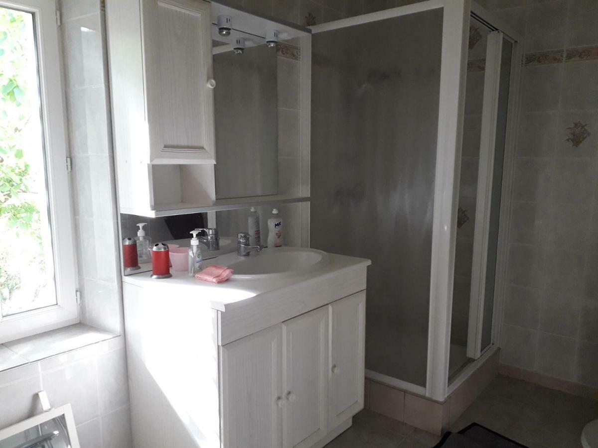 Maison Plain Pied, 2 Chambres, Longere Typique , Fraiche, Dans Bourg Avec Tous Commerces Lucay-le-Male Exterior photo